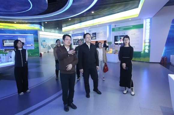 广西柳州市柳北区区委书记石中华一行到中科智汇工场考察调研