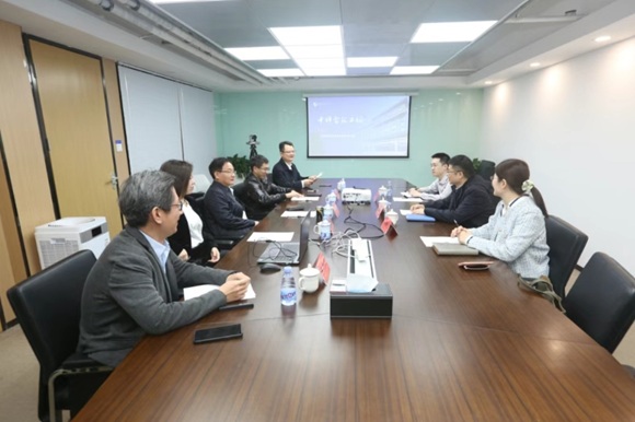 中关村朝阳园党工委副书记、管委会主任娄毅翔一行到中科智汇工场考察调研